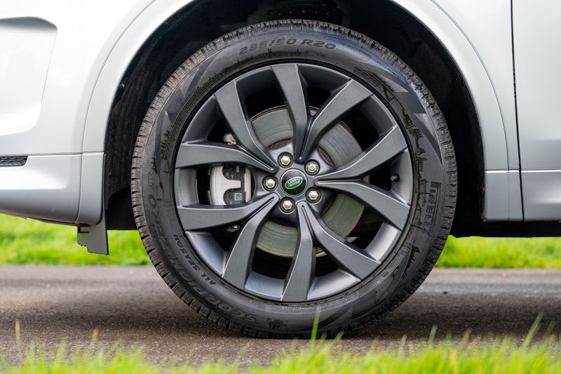 Landrover Discovery Sport 2.0 D200 R-Dynamic SE Auto 4WD