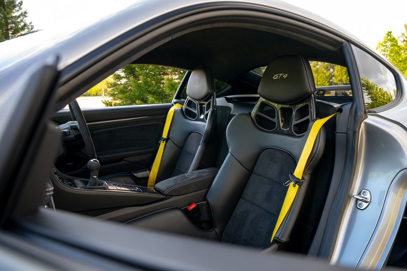 Porsche 718 Cayman  GT4