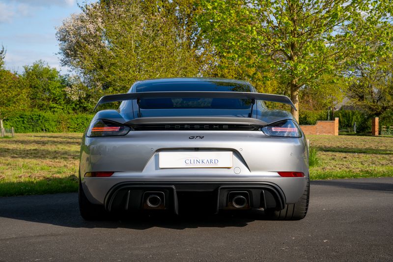 Porsche 718 Cayman  GT4
