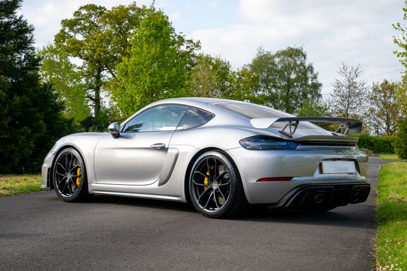 Porsche 718 Cayman  GT4