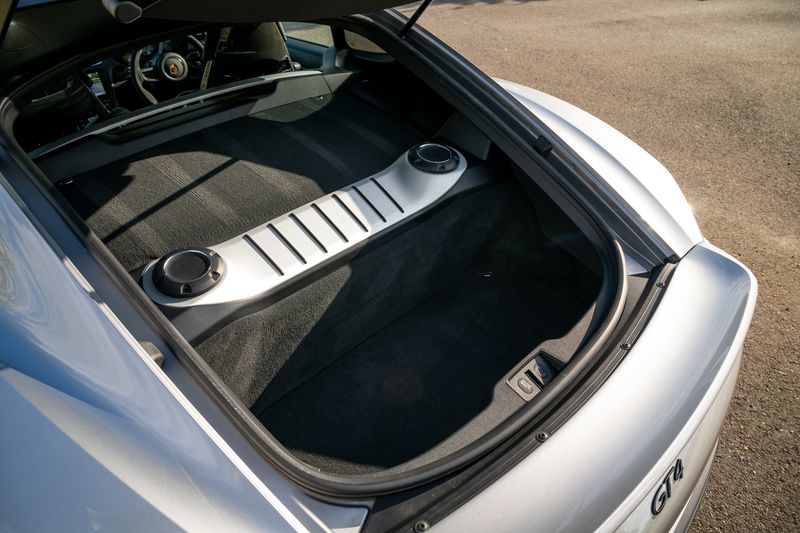 Porsche 718 Cayman  GT4