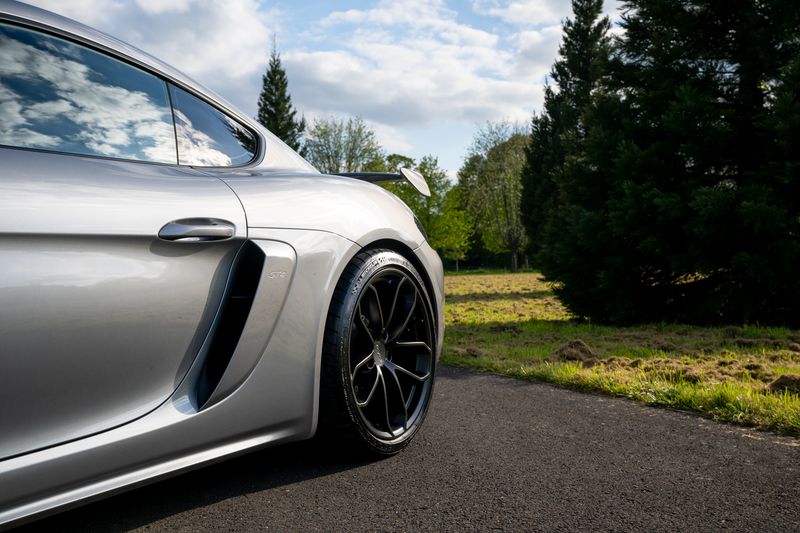 Porsche 718 Cayman  GT4