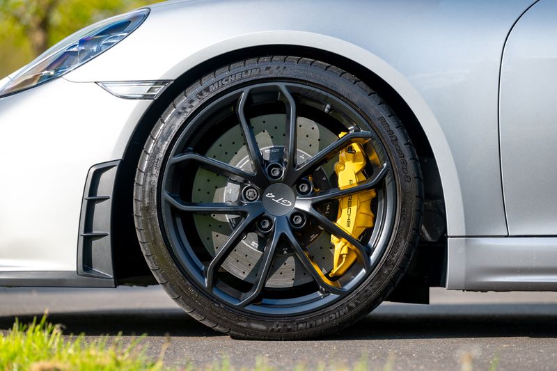 Porsche 718 Cayman  GT4