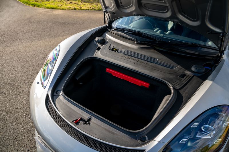 Porsche 718 Cayman  GT4