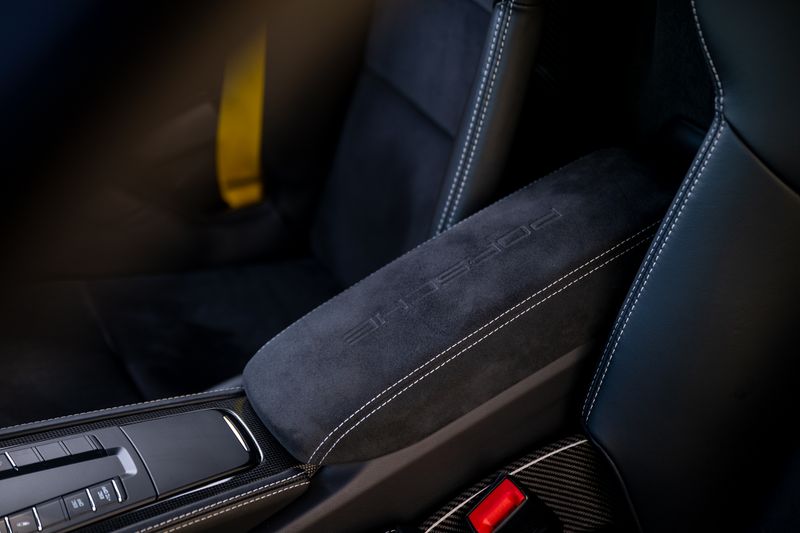 Porsche 718 Cayman  GT4