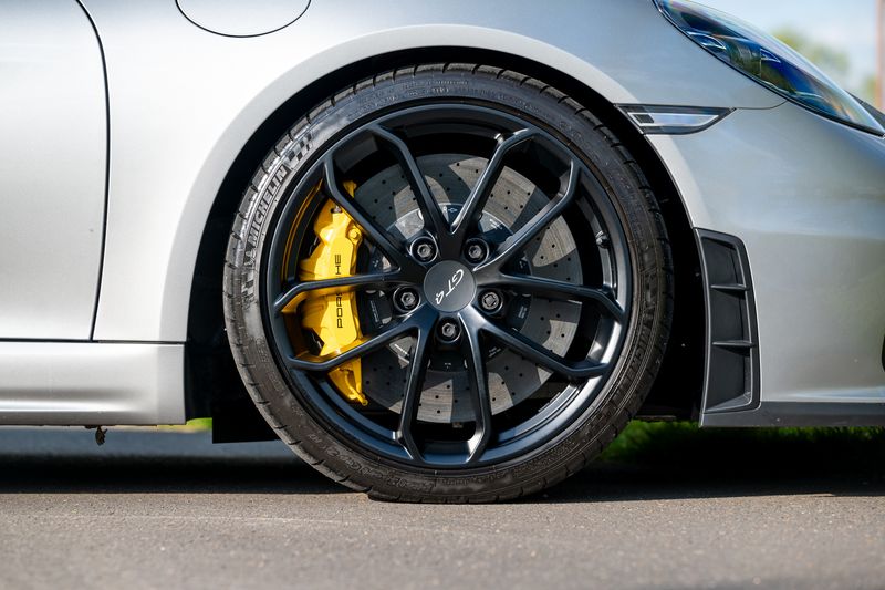 Porsche 718 Cayman  GT4