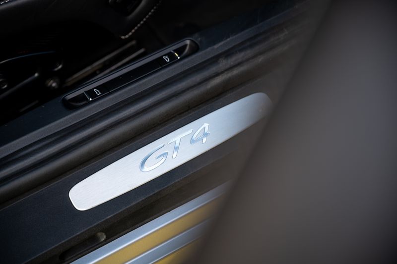 Porsche 718 Cayman  GT4