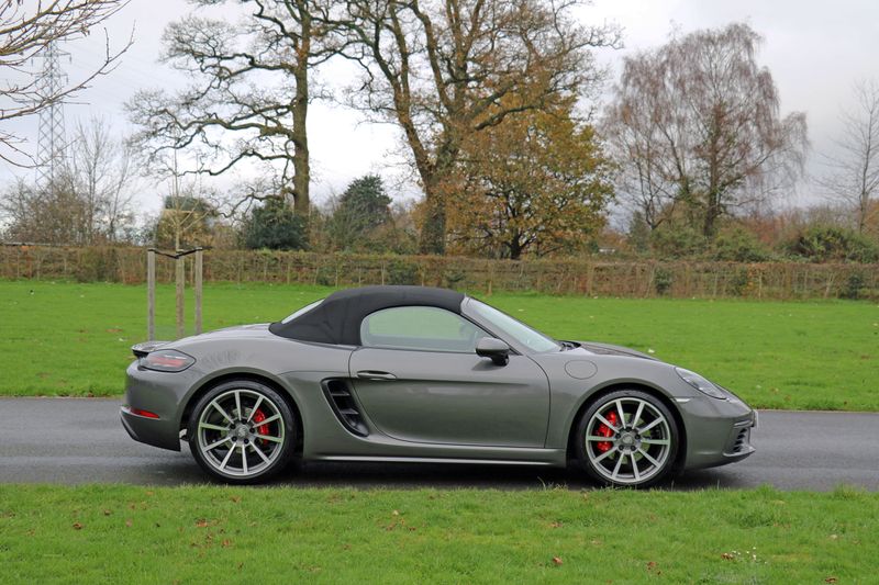 Porsche 718 Boxster S Roadster 2.5 Turbo