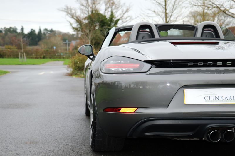 Porsche 718 Boxster S Roadster 2.5 Turbo