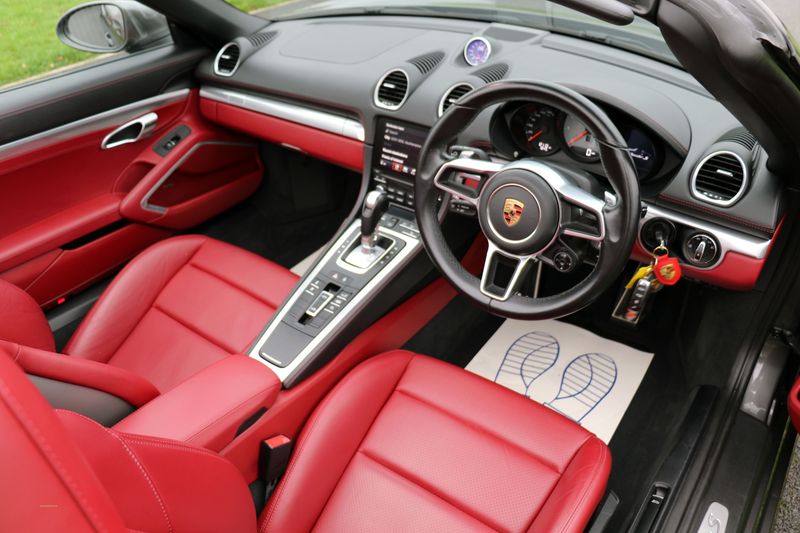 Porsche 718 Boxster S Roadster 2.5 Turbo