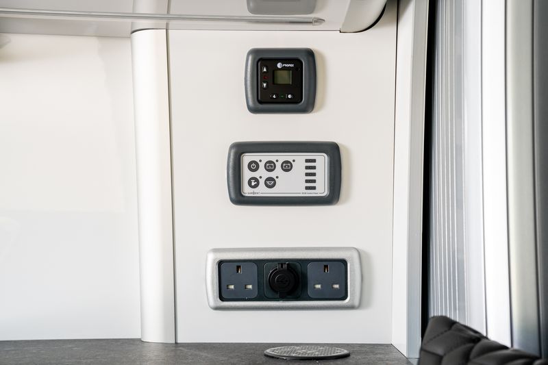 Volkswagen T28 H-Line TD Transporter