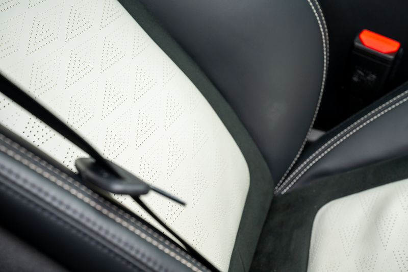 Range Rover SVR Carbon Edition