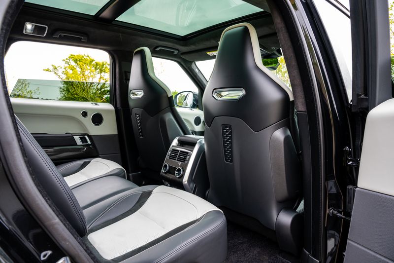 Range Rover SVR Carbon Edition