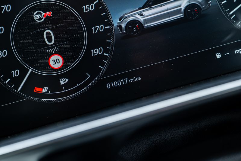 Range Rover SVR Carbon Edition