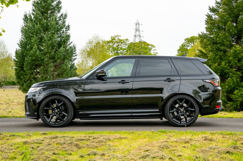 Range Rover SVR Carbon Edition