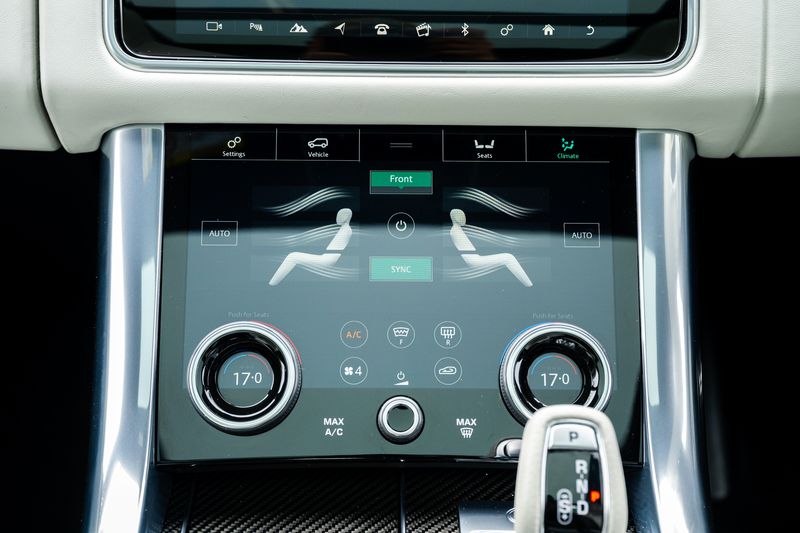 Range Rover SVR Carbon Edition