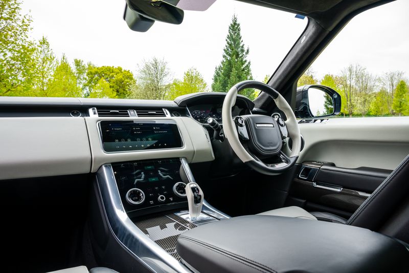 Range Rover SVR Carbon Edition