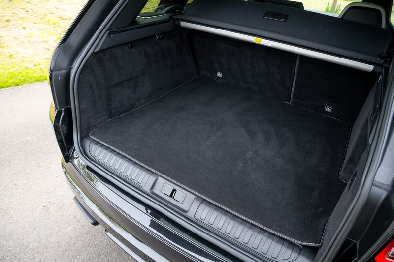 Range Rover SVR Carbon Edition