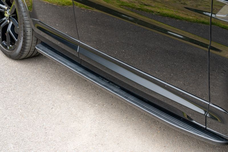 Range Rover SVR Carbon Edition