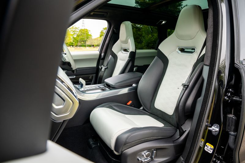 Range Rover SVR Carbon Edition