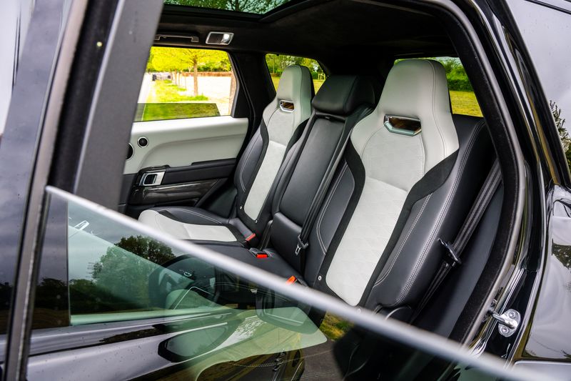 Range Rover SVR Carbon Edition