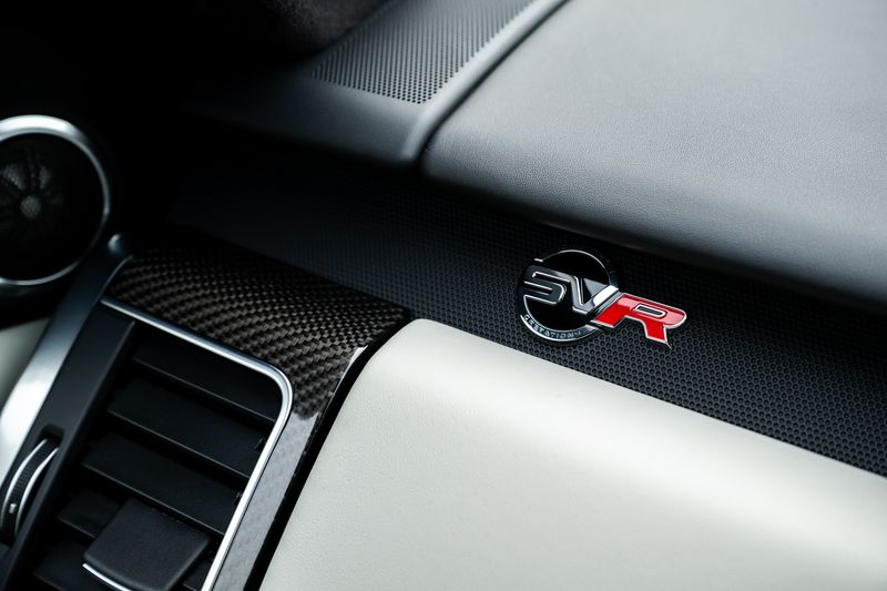 Range Rover SVR Carbon Edition