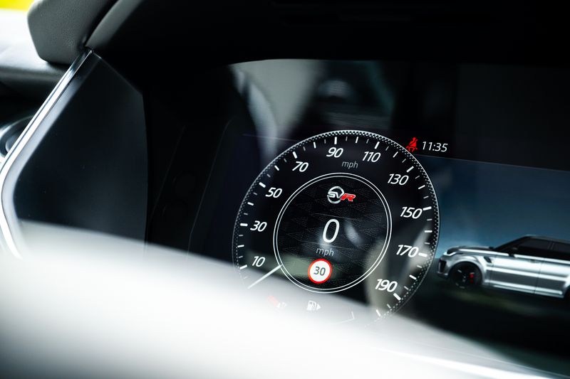 Range Rover SVR Carbon Edition