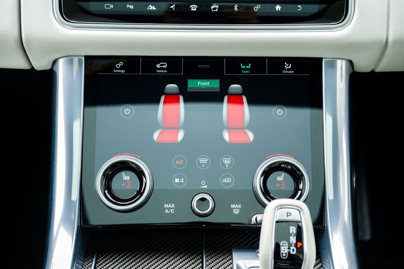 Range Rover SVR Carbon Edition