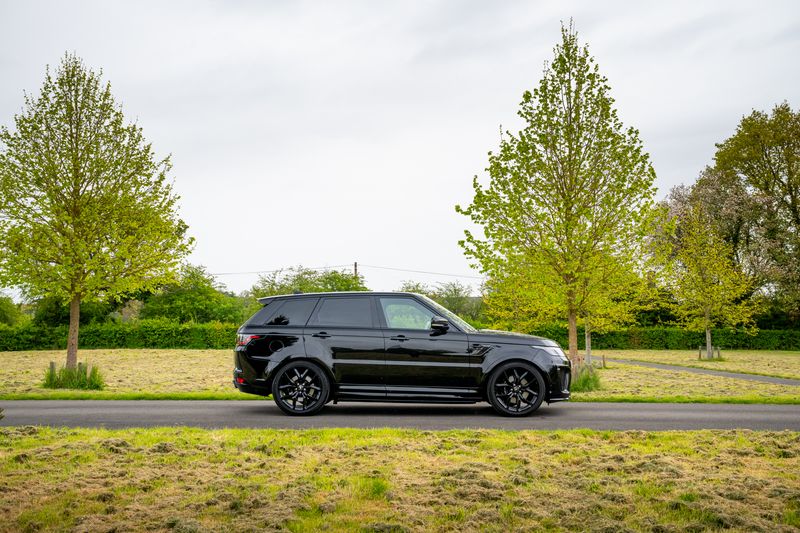Range Rover SVR Carbon Edition