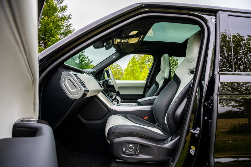 Range Rover SVR Carbon Edition