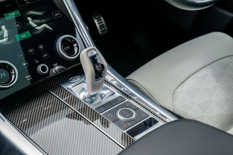 Range Rover SVR Carbon Edition