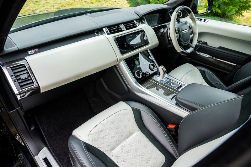 Range Rover SVR Carbon Edition