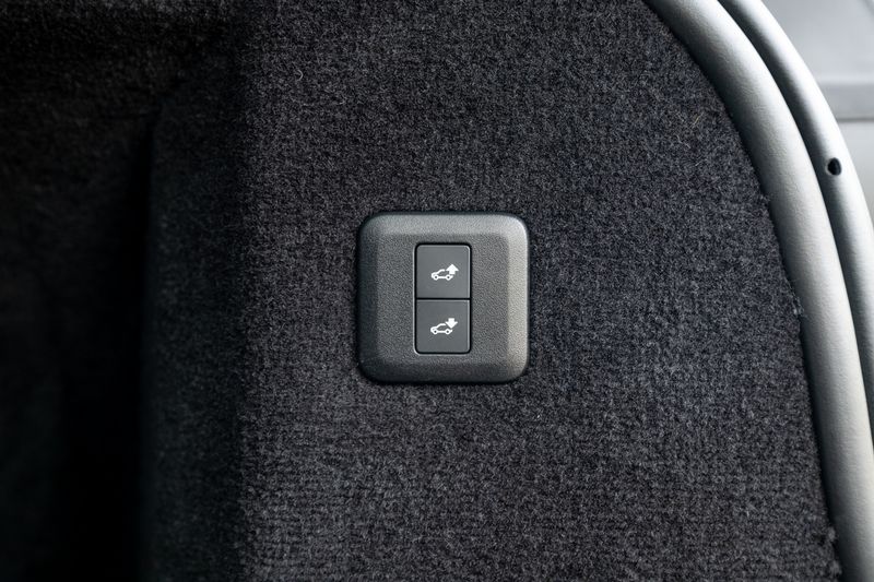 Range Rover SVR Carbon Edition