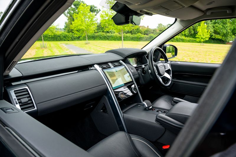 Landrover Discovery D300 HSE Auto Commercial