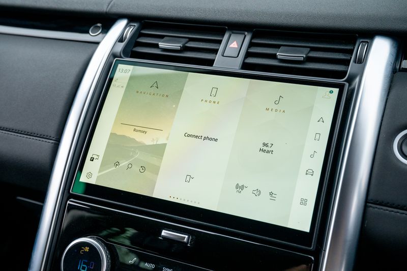 Landrover Discovery D300 HSE Auto Commercial