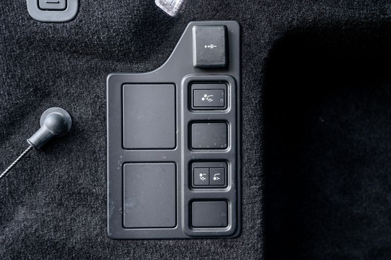 Landrover Discovery D300 HSE Auto Commercial