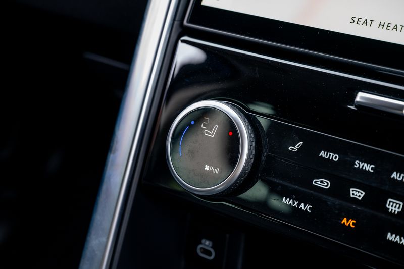 Landrover Discovery D300 HSE Auto Commercial