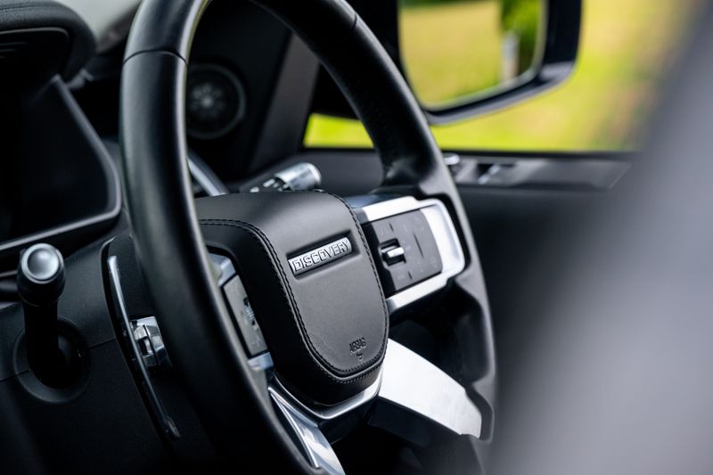 Landrover Discovery D300 HSE Auto Commercial