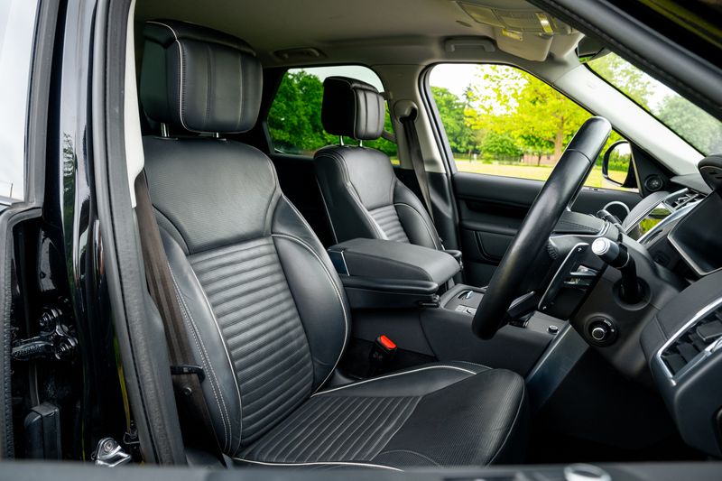 Landrover Discovery D300 HSE Auto Commercial