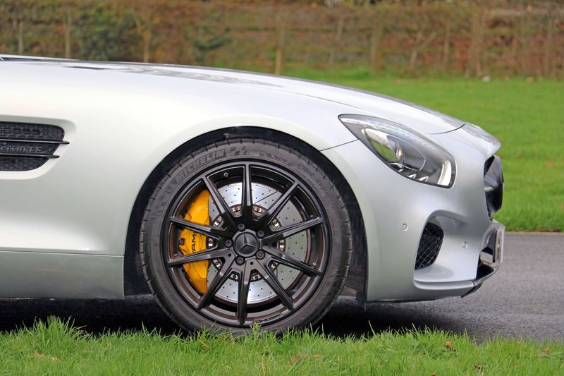 Mercedes AMG GTS Premium