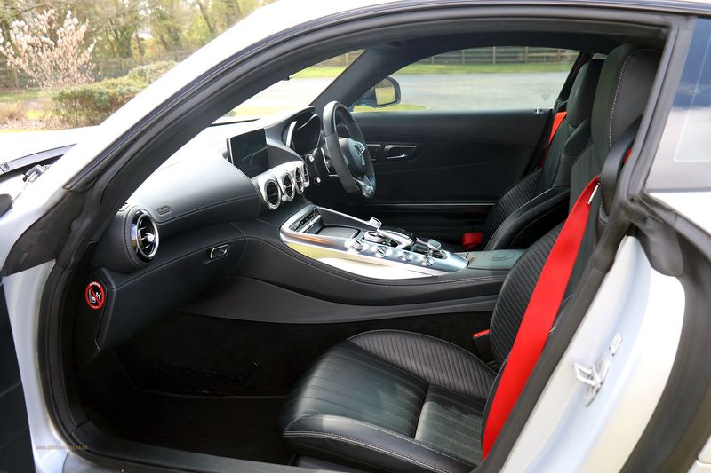 Mercedes AMG GTS Premium