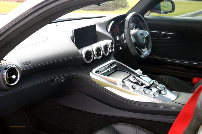 Mercedes AMG GTS Premium