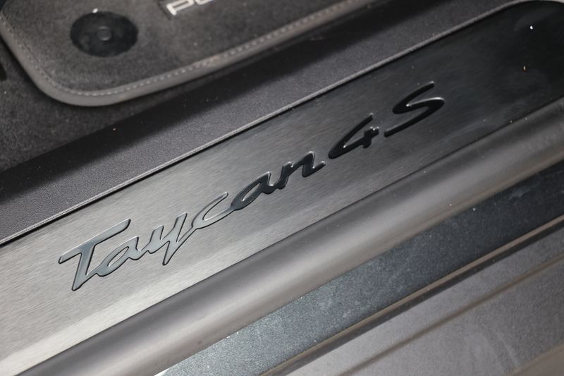 Porsche Taycan 4S Performance Plus