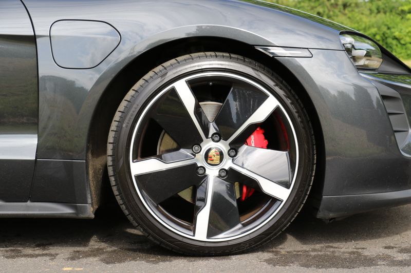 Porsche Taycan 4S Performance Plus