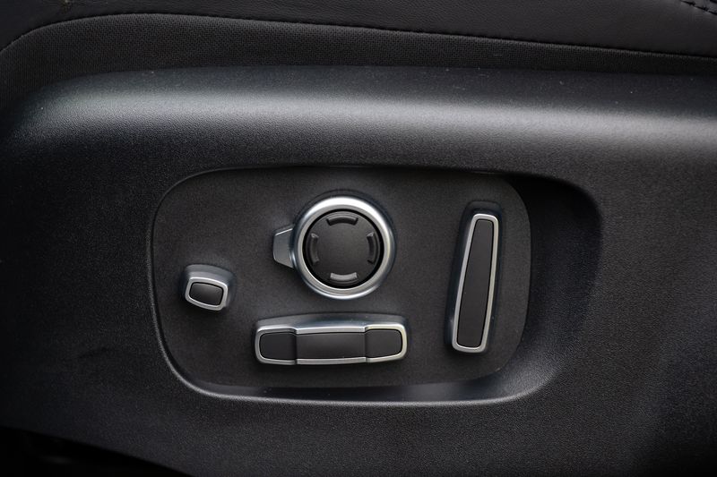 Range Rover Velar 3.0 D300 Dynamic HSE