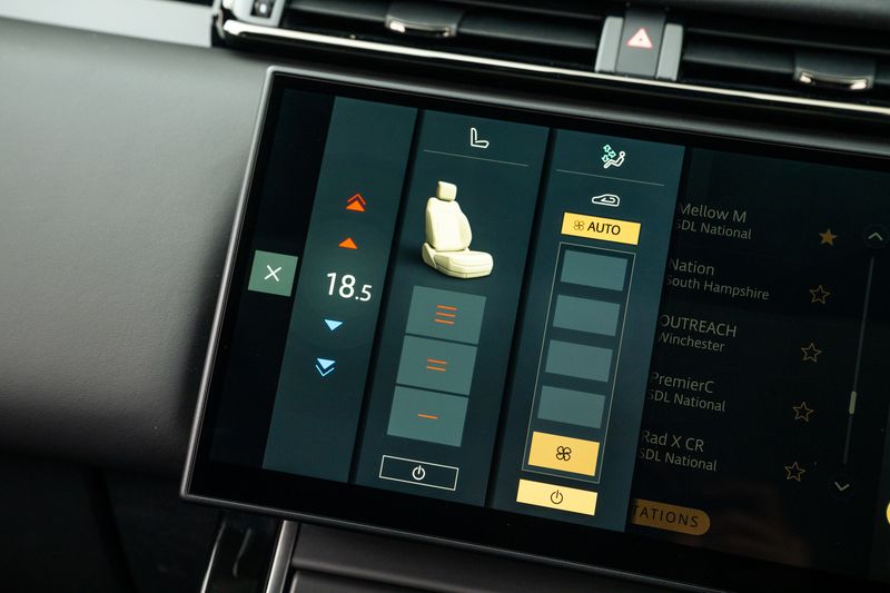 Range Rover Velar 3.0 D300 Dynamic HSE