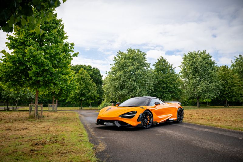 McLaren 765 LT