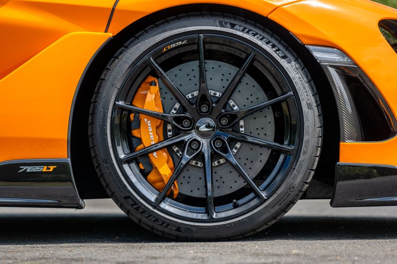 McLaren 765 LT