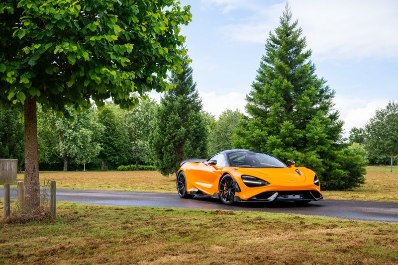 McLaren 765 LT