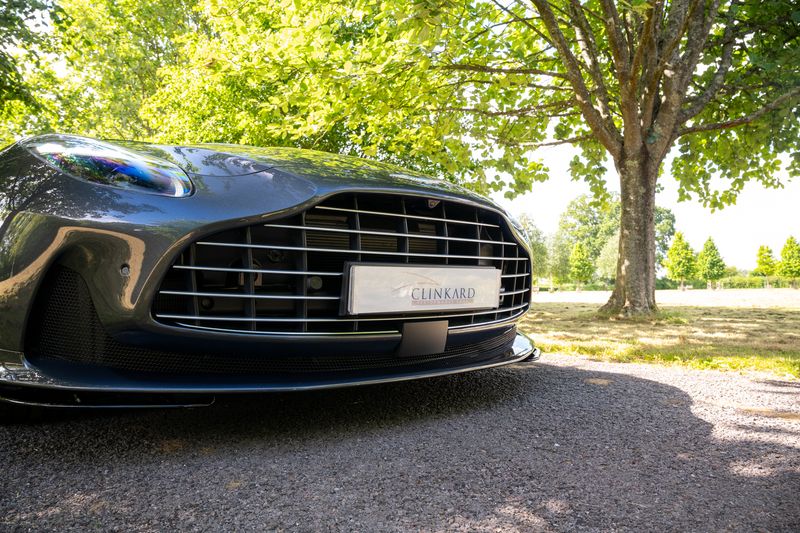 Aston Martin  DB12 Auto